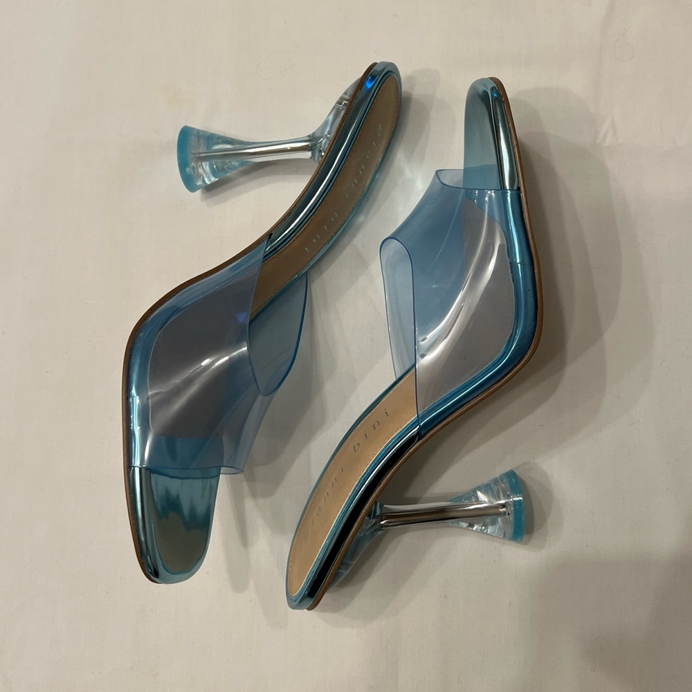 Gianni Bini baby blue vinyl shoes, size 11, brand new
